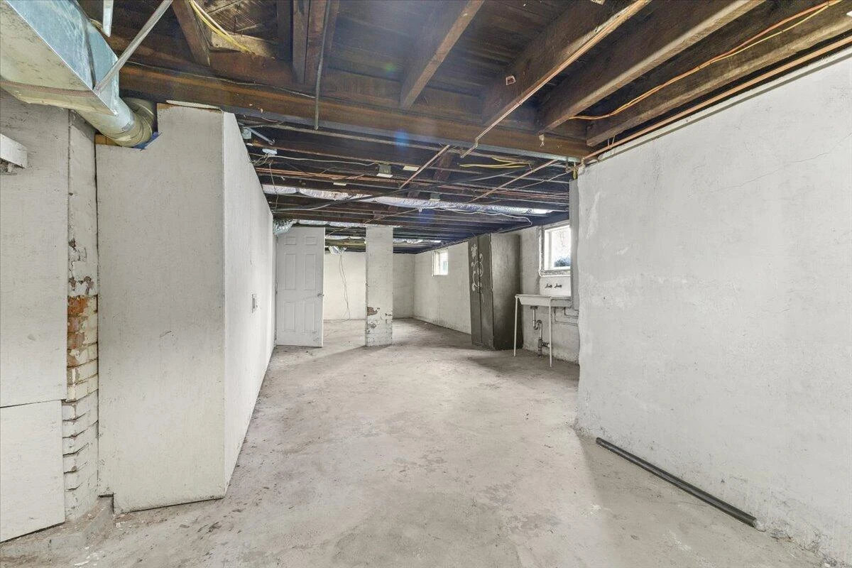1825 Cambridge AVE SW - Photo 39