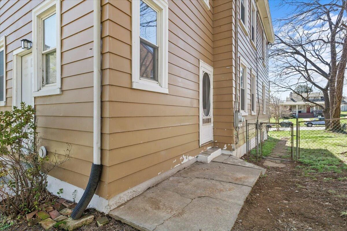 1825 Cambridge AVE SW - Photo 41