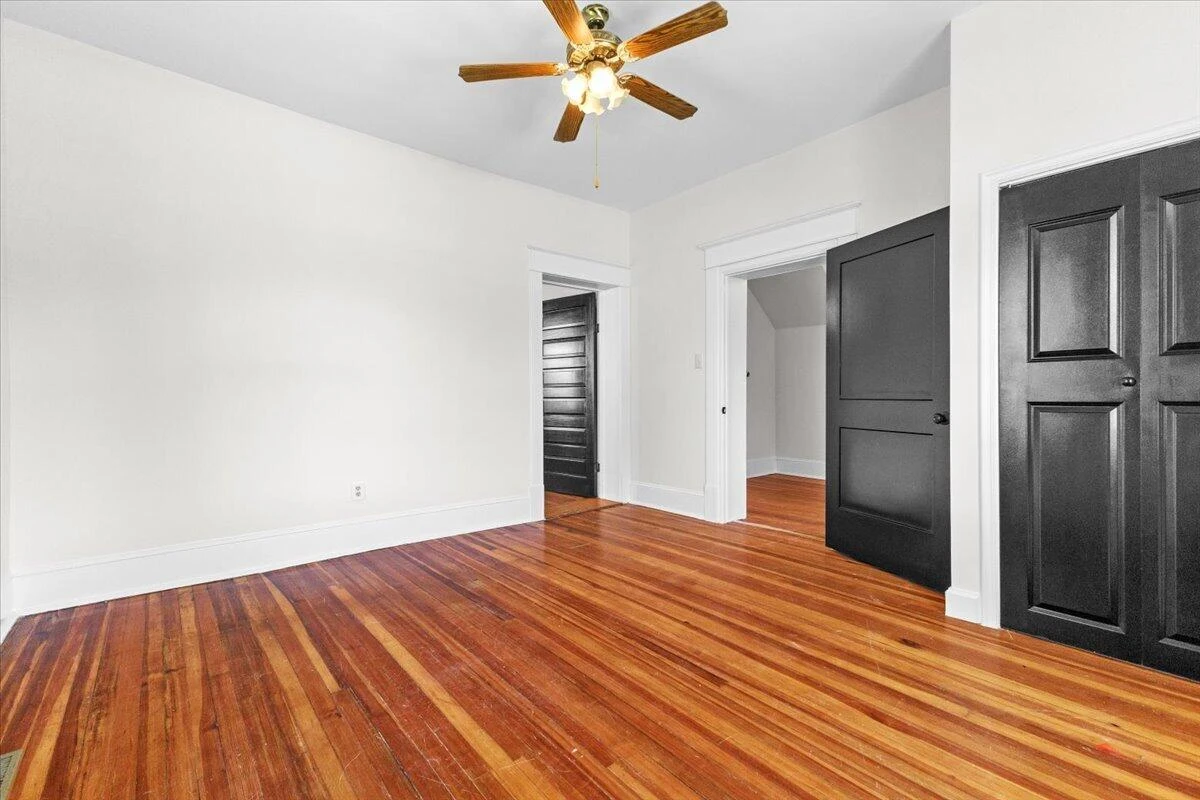 1825 Cambridge AVE SW - Photo 7