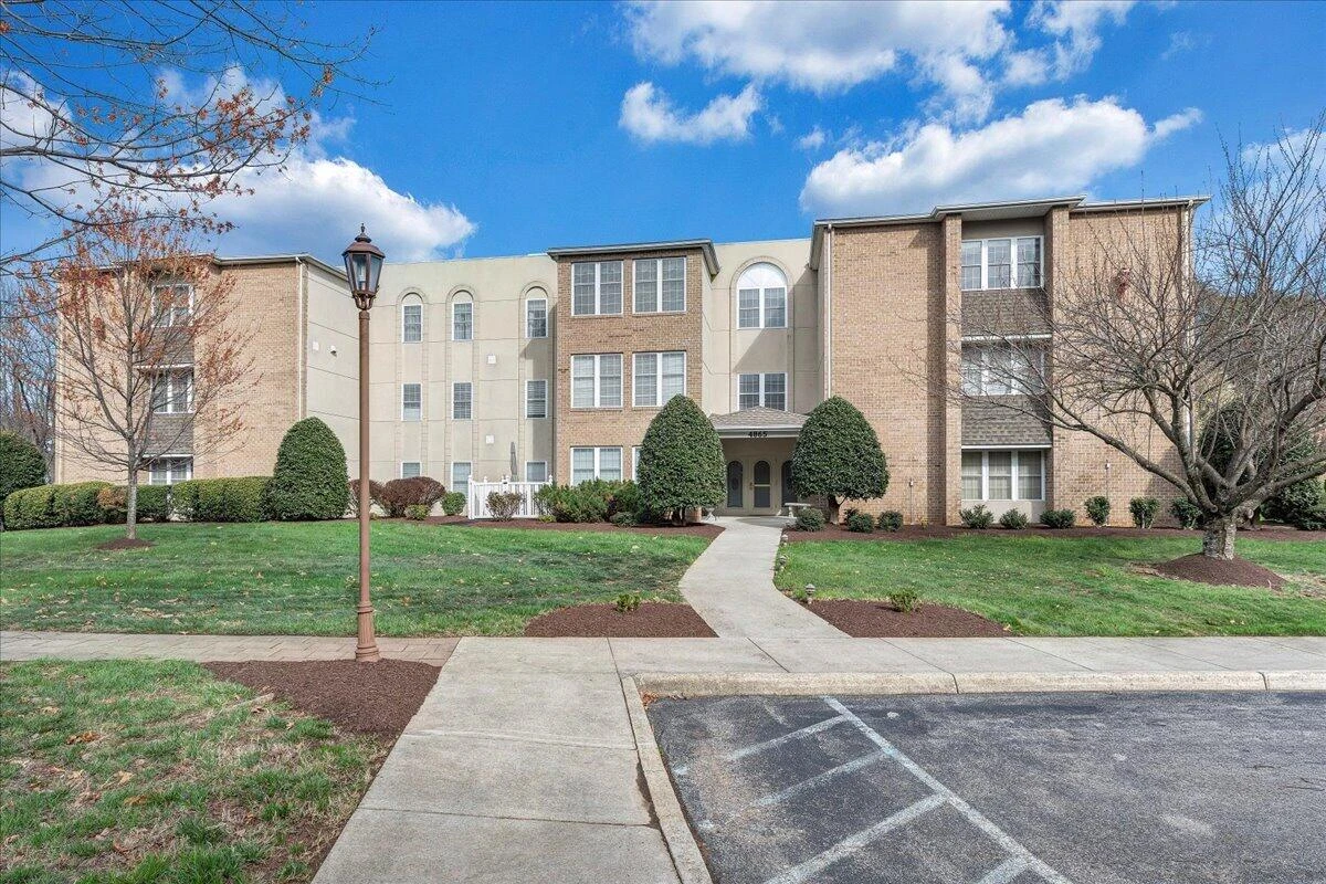 4865 Glen Ivy LN SW #APT 208