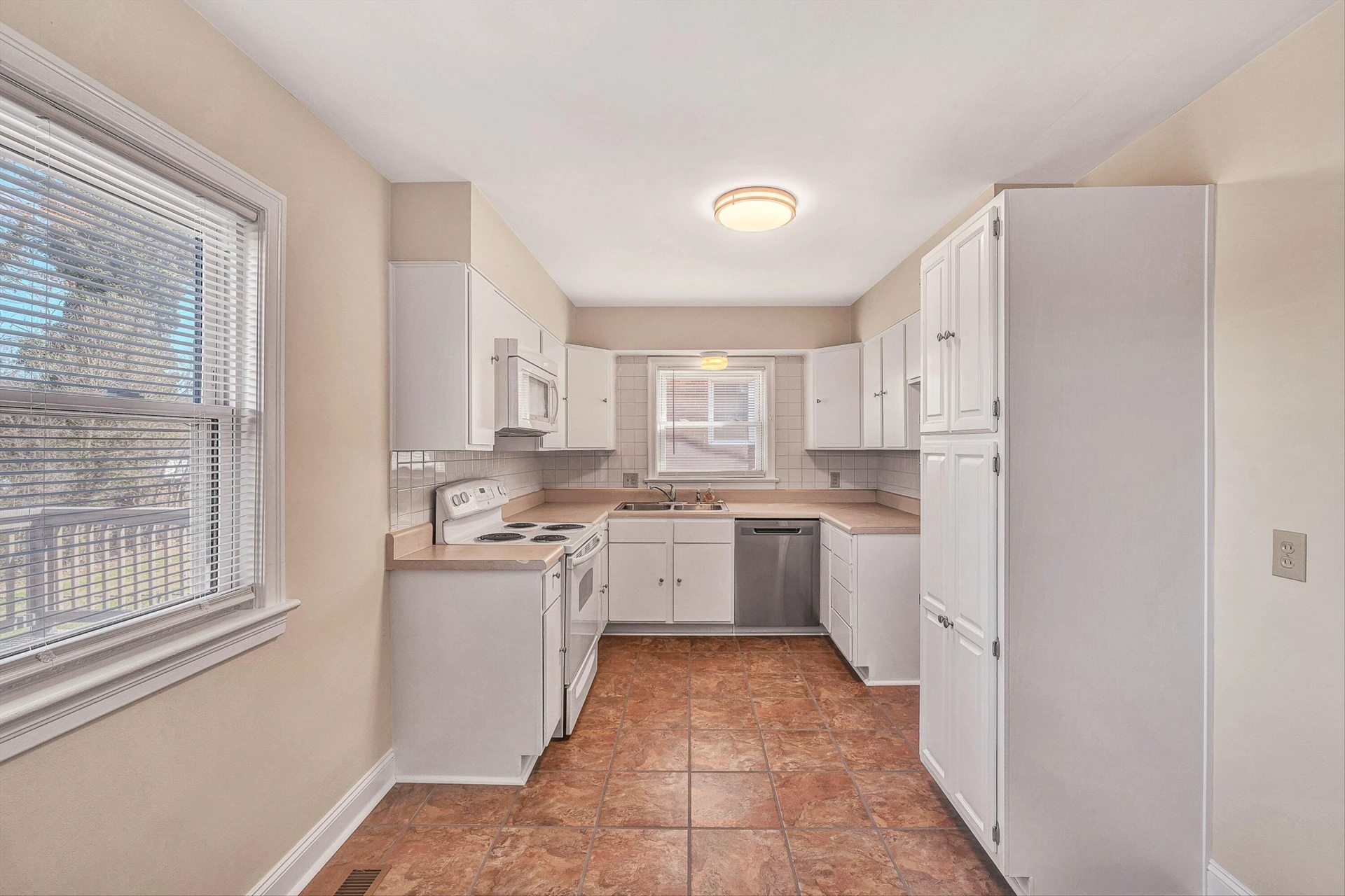 1013 Gardens RD SW - Photo 14