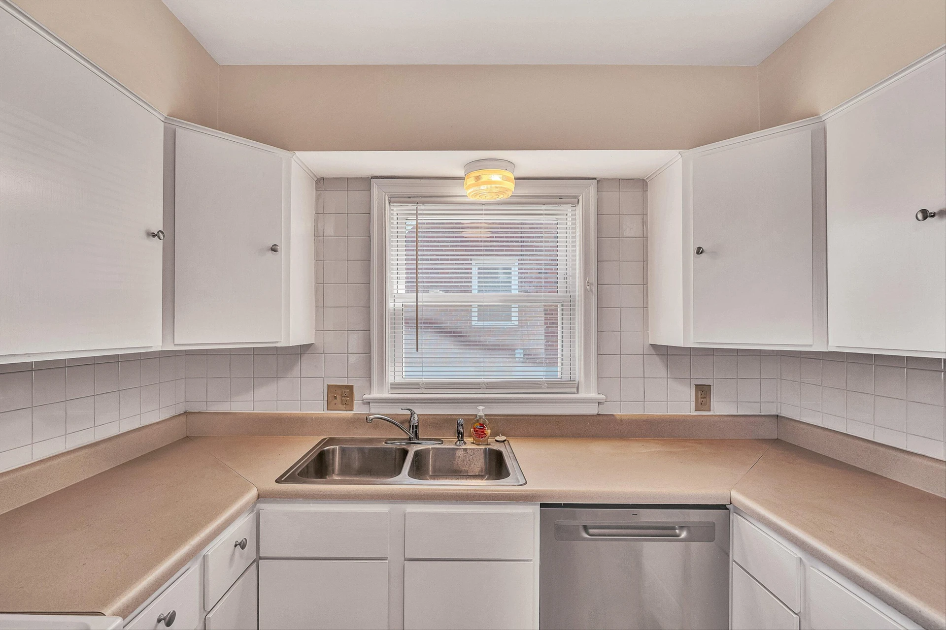 1013 Gardens RD SW - Photo 17
