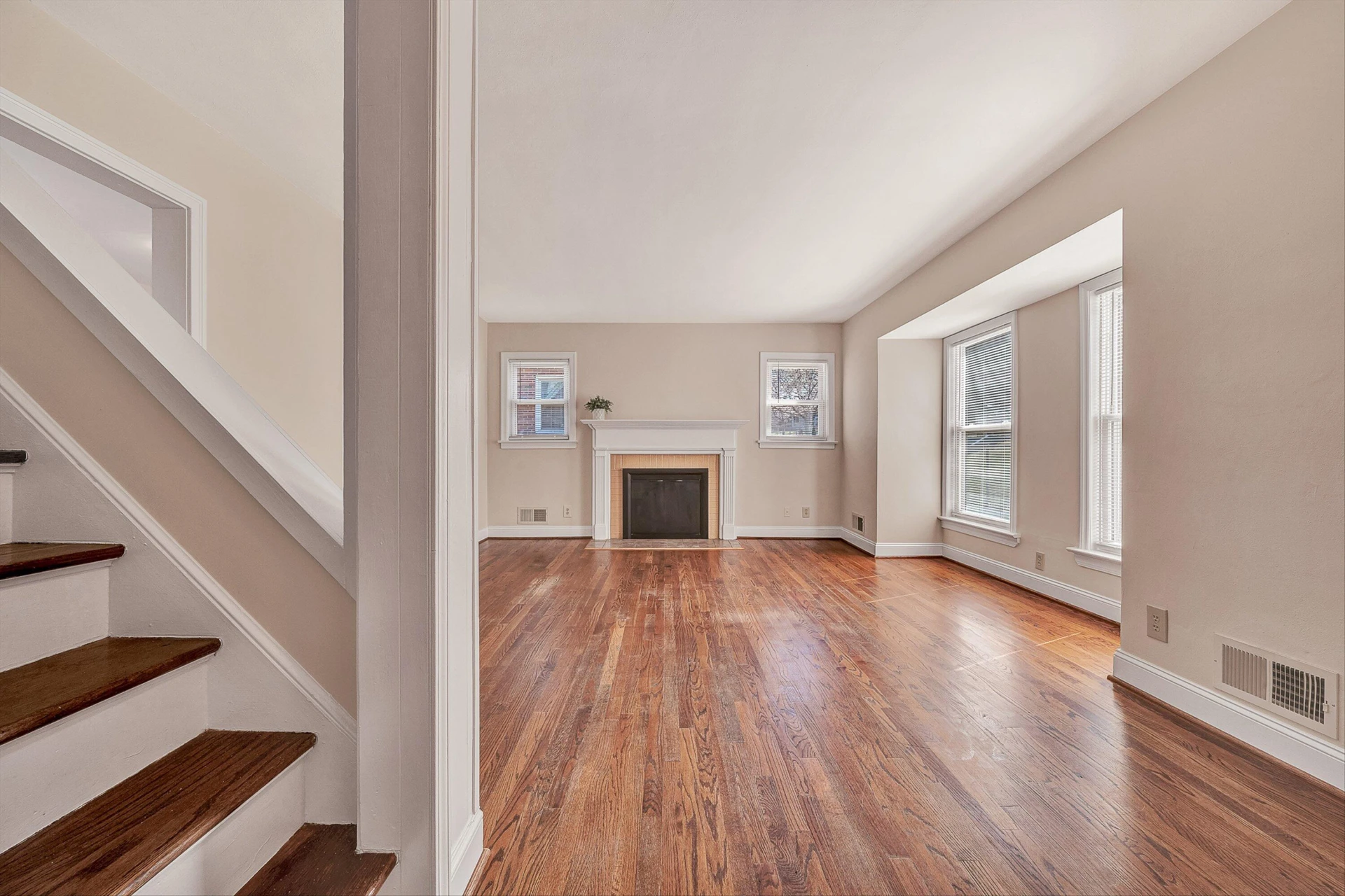 1013 Gardens RD SW - Photo 9