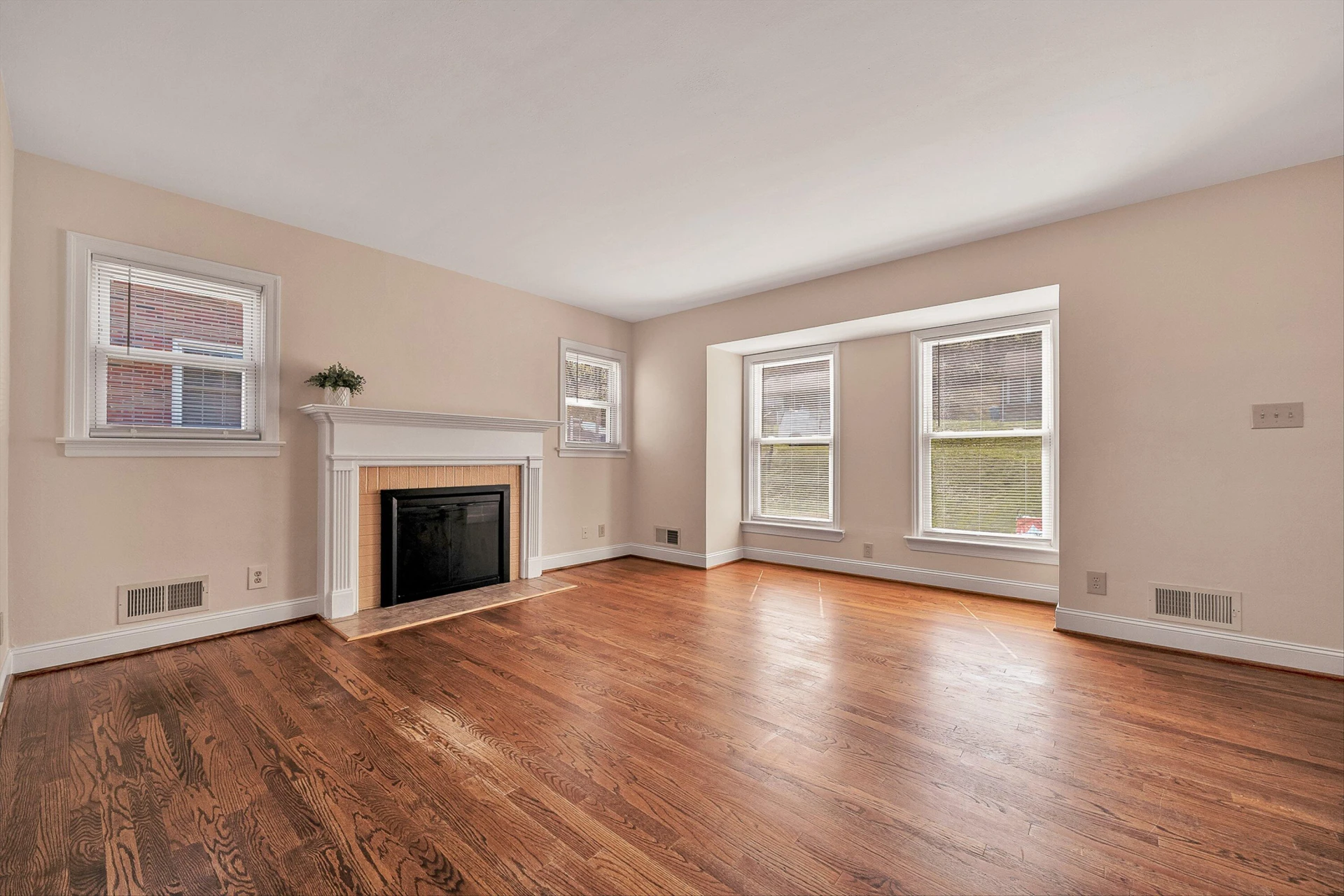 1013 Gardens RD SW - Photo 11