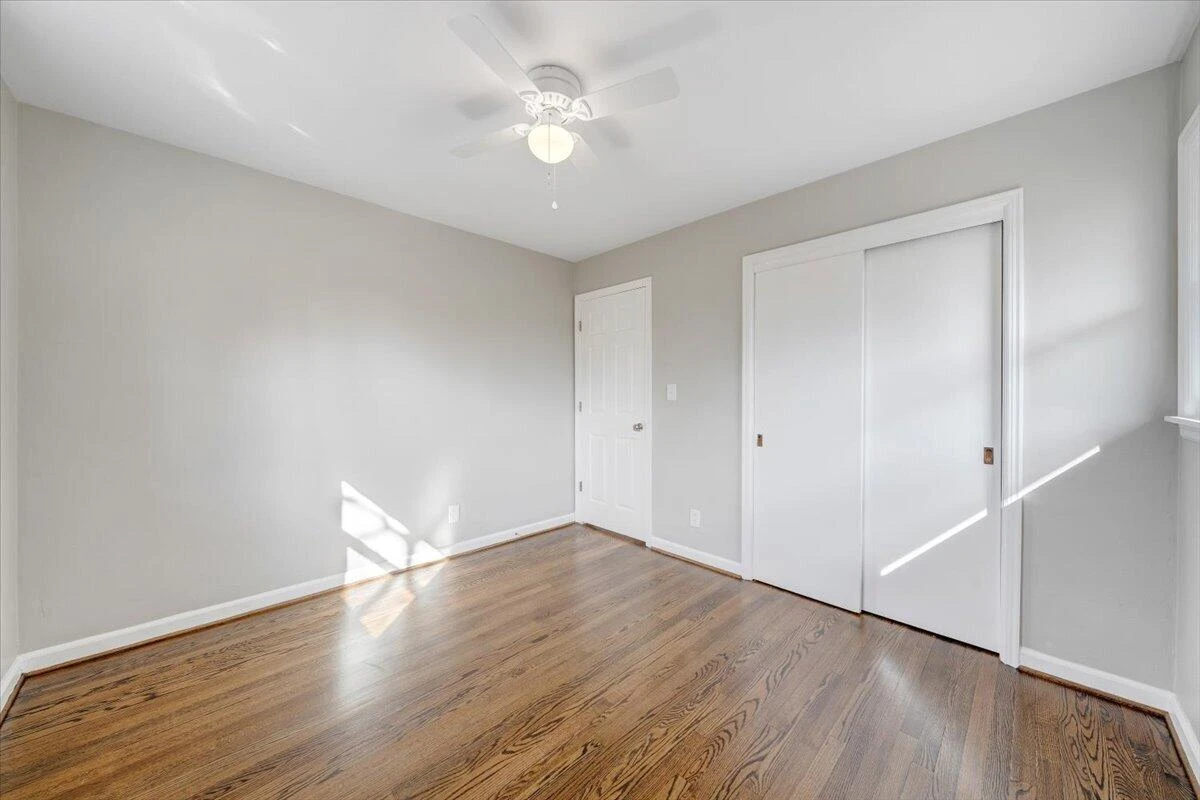 4301 Holmes ST NE - Photo 16