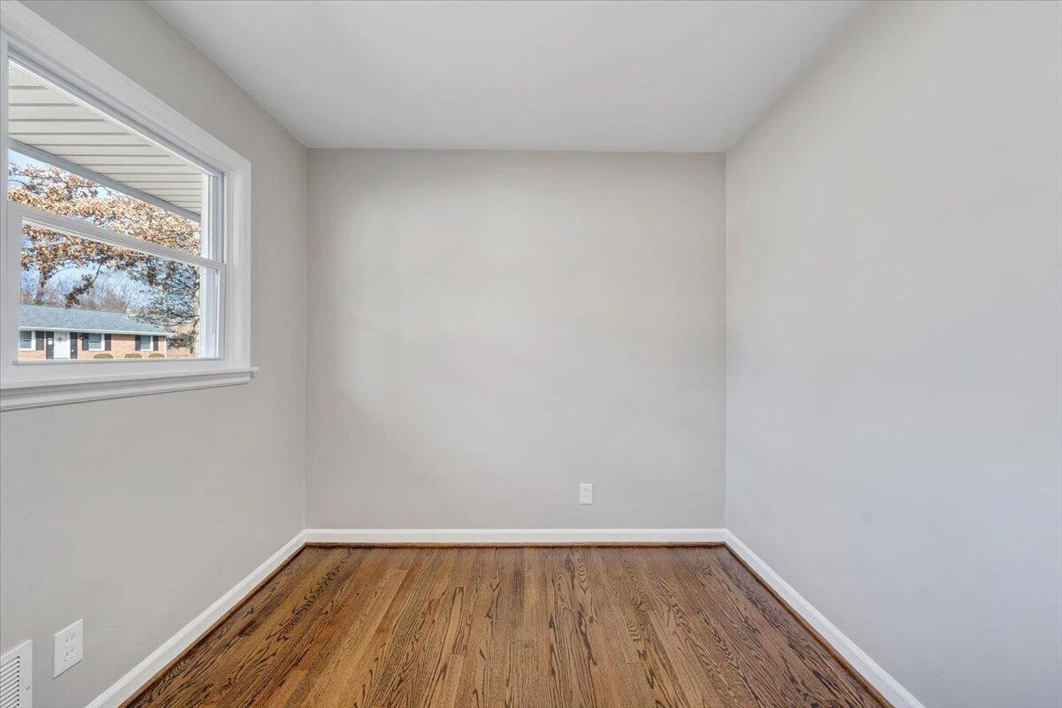 4301 Holmes ST NE - Photo 22