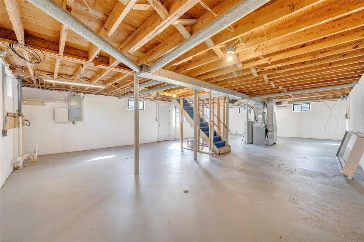 4301 Holmes ST NE - Photo 25
