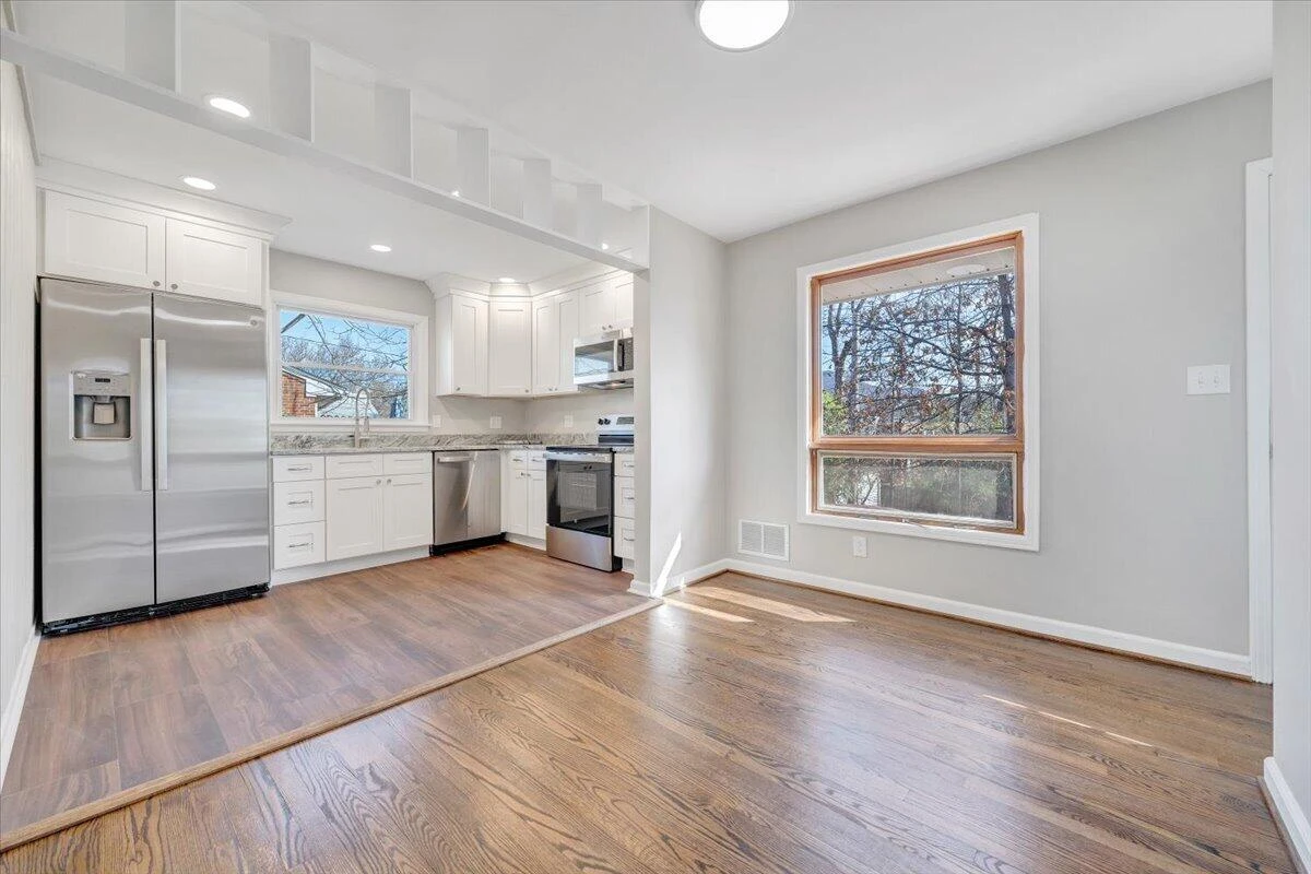 4301 Holmes ST NE - Photo 10