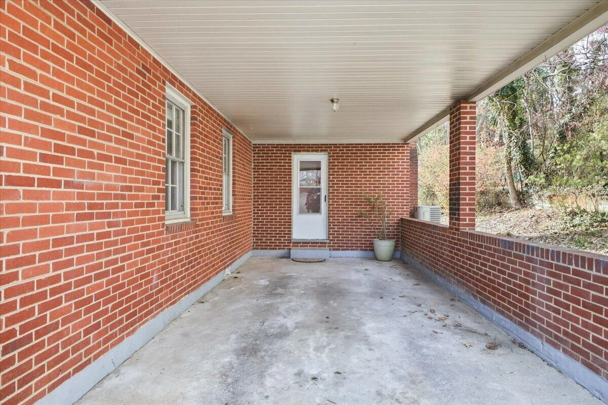 2219 Langdon RD SW - Photo 15