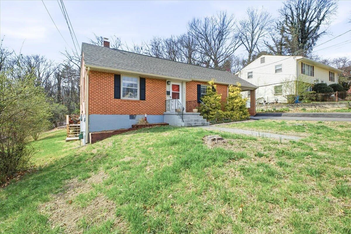 2219 Langdon RD SW - Photo 2