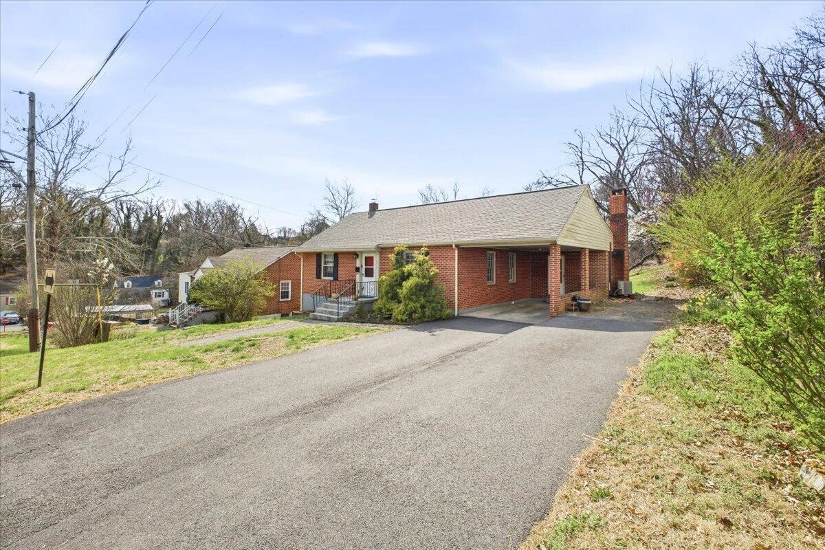 2219 Langdon RD SW - Photo 3