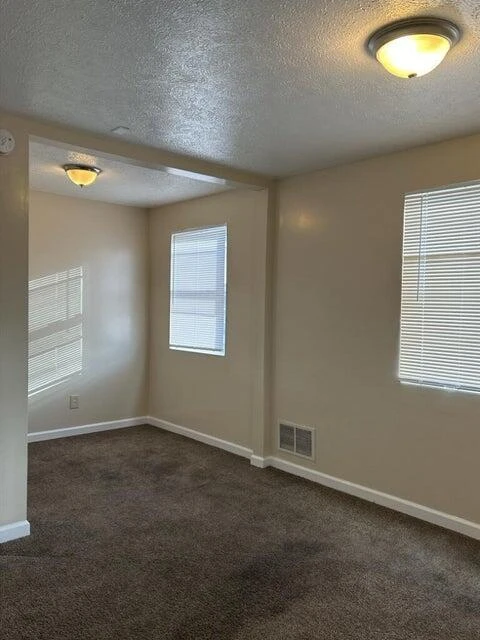 711 McDowell AVE NW - Photo 4