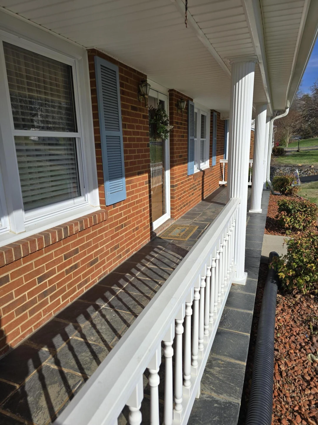 105 Rollingwood CT - Photo 2