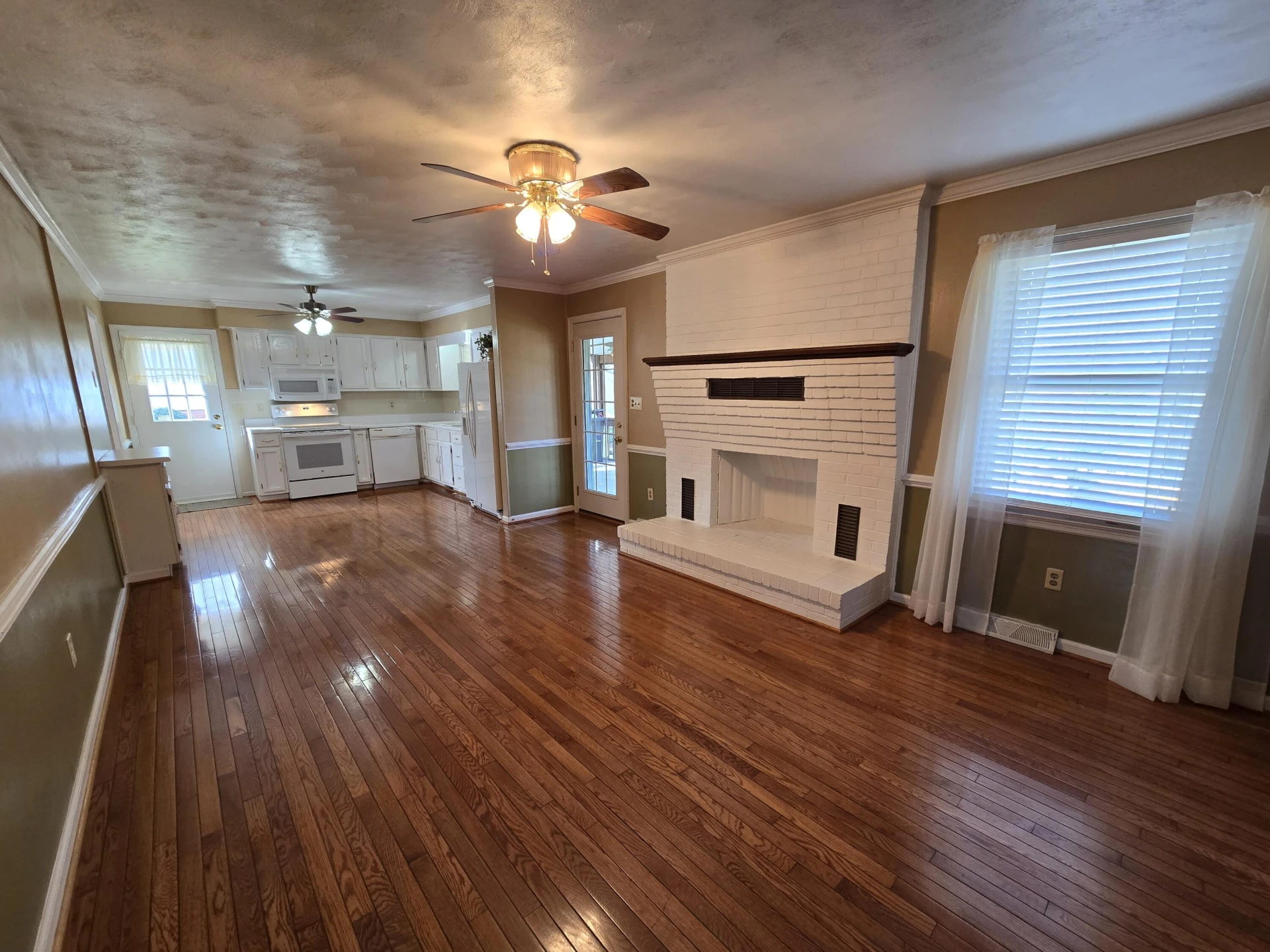 105 Rollingwood CT - Photo 7