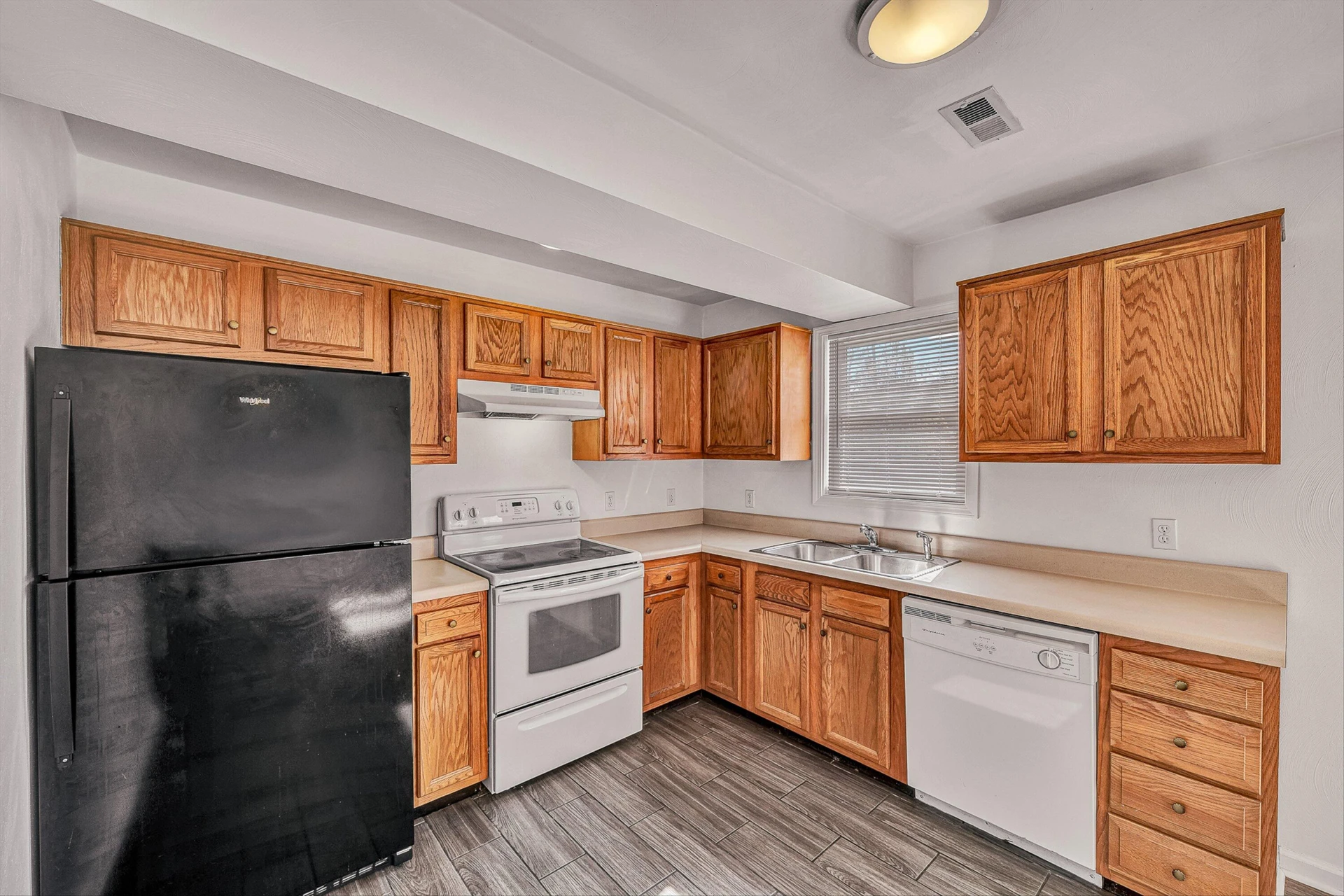 902 Bowman AVE - Photo 10