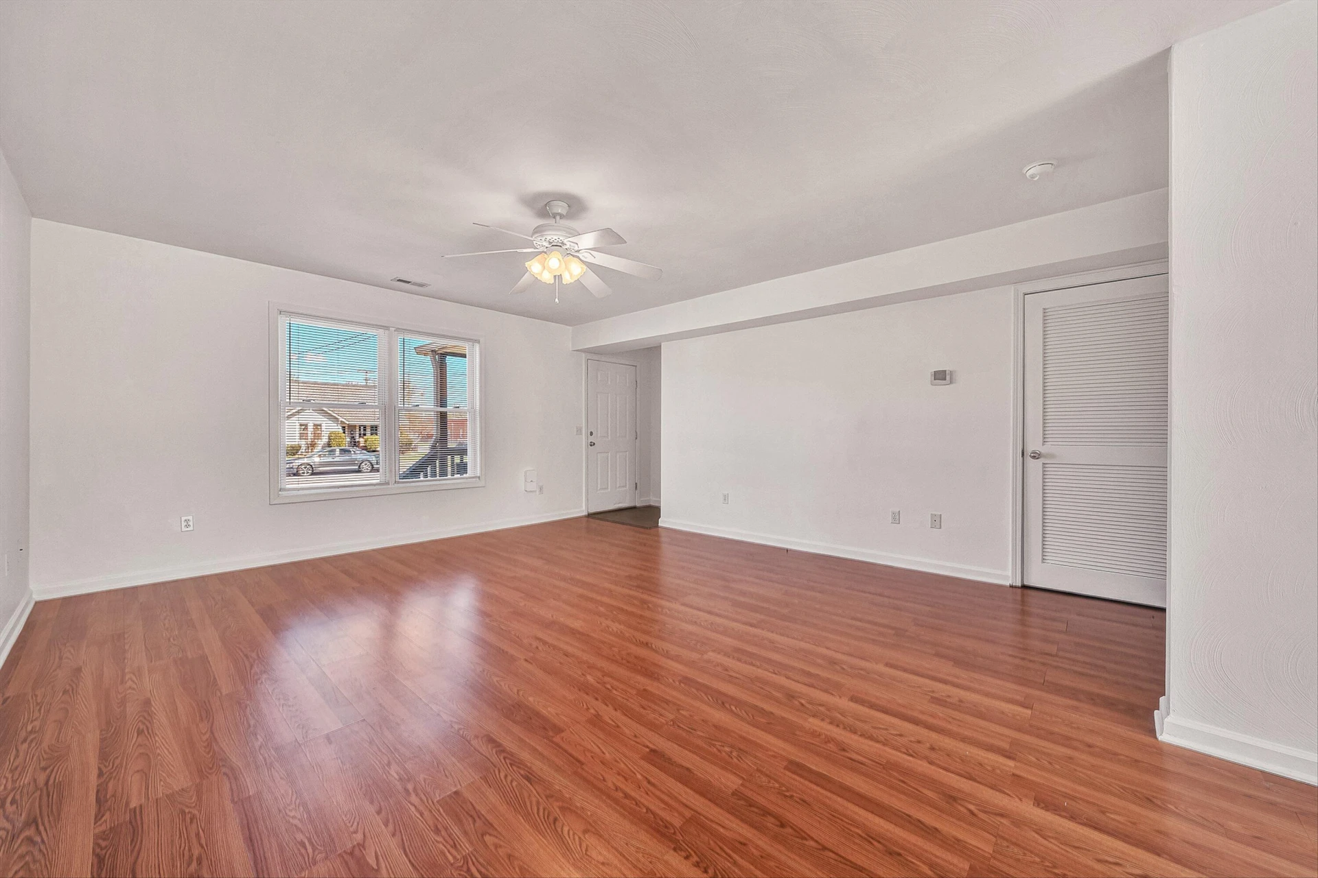 902 Bowman AVE - Photo 3
