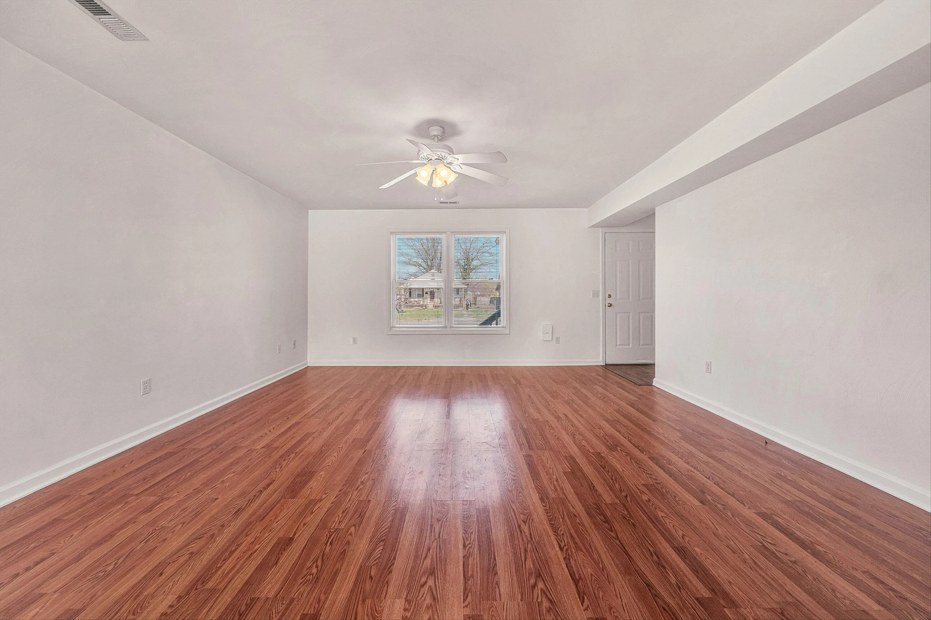 902 Bowman AVE - Photo 4