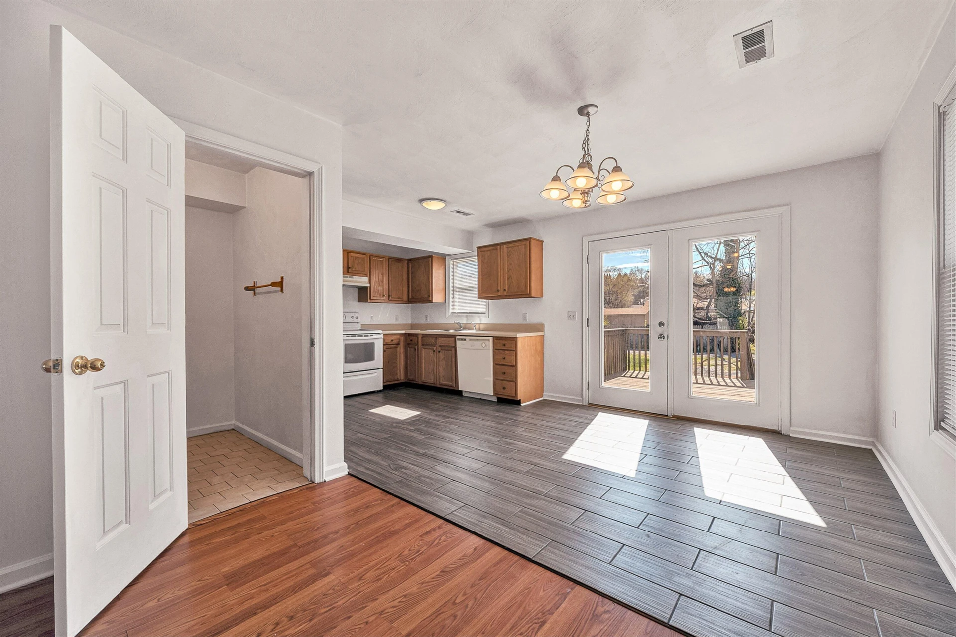 902 Bowman AVE - Photo 7