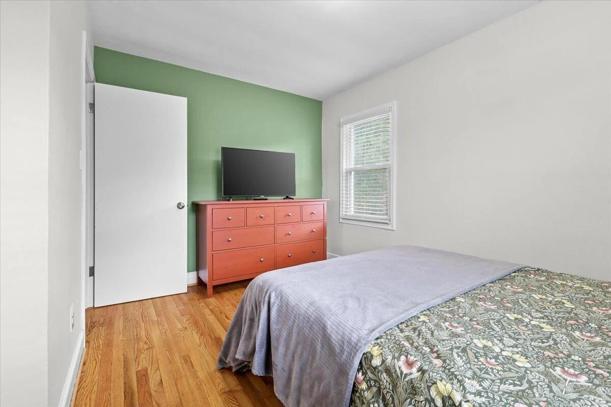2025 Wayne ST NE - Photo 11