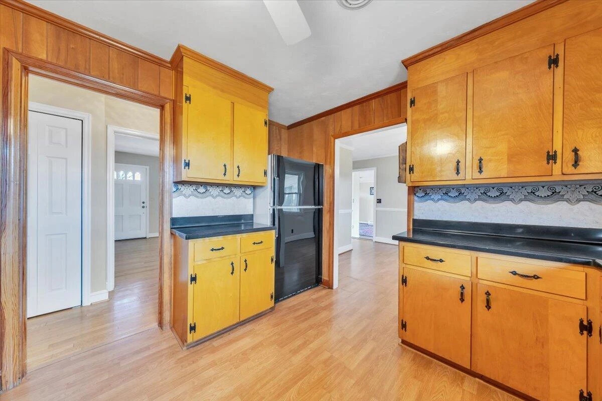405 Hilltop DR - Photo 15