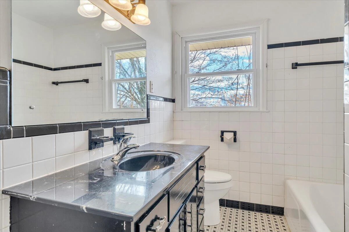 405 Hilltop DR - Photo 16