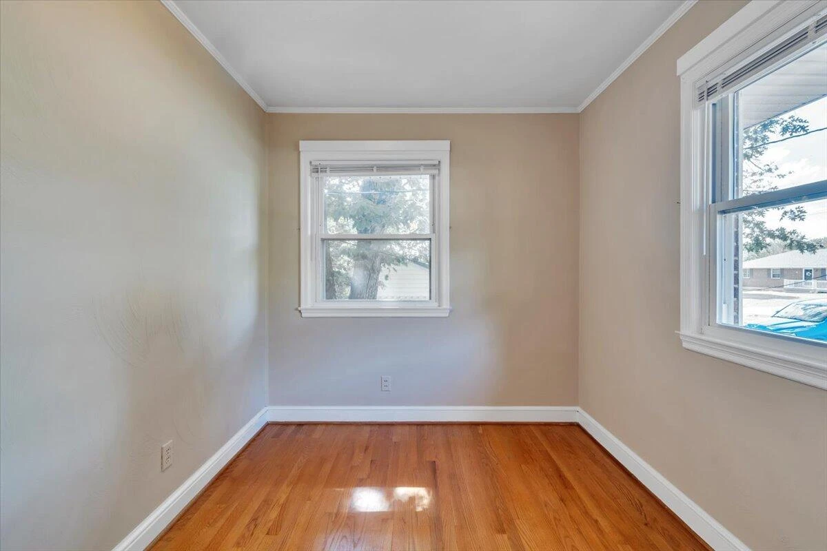 405 Hilltop DR - Photo 24