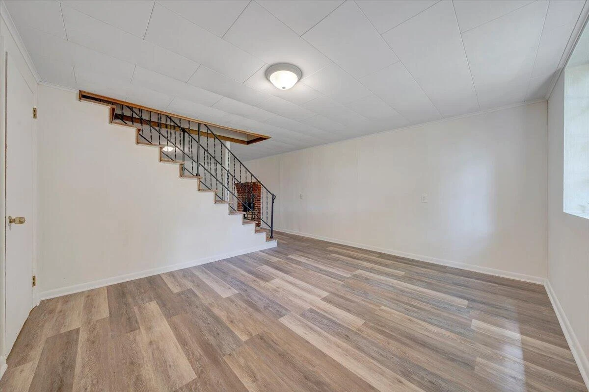 405 Hilltop DR - Photo 26