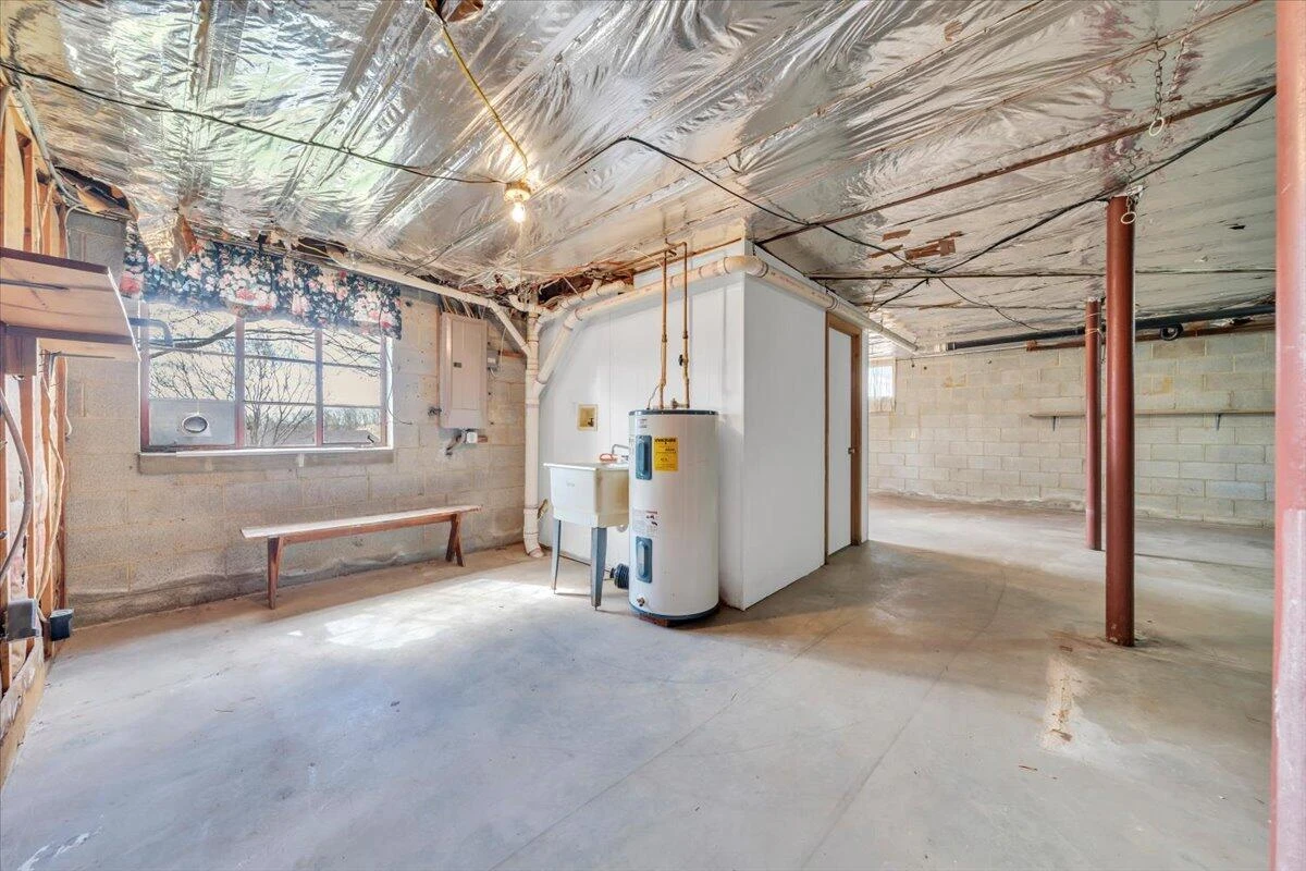 405 Hilltop DR - Photo 35