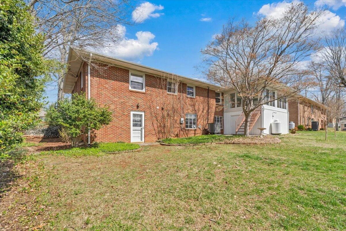 405 Hilltop DR - Photo 42