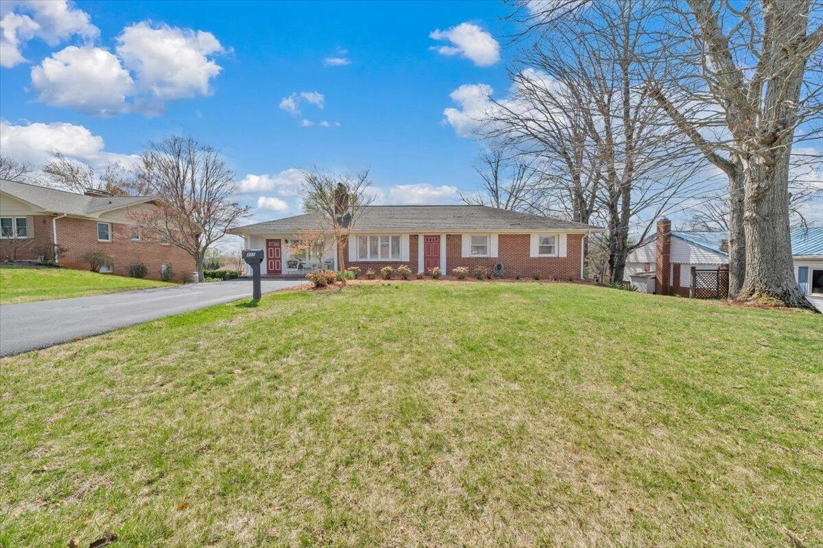 405 Hilltop DR - Photo 48