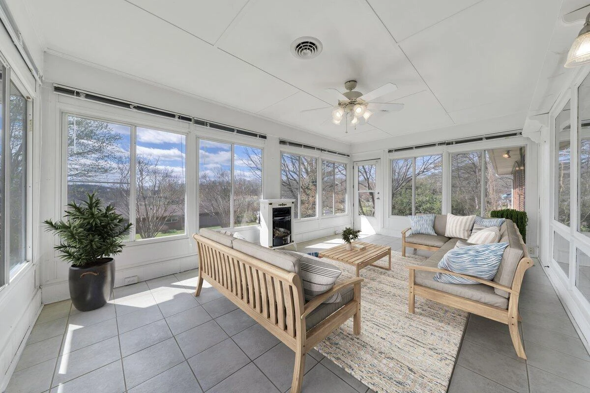 405 Hilltop DR - Photo 6