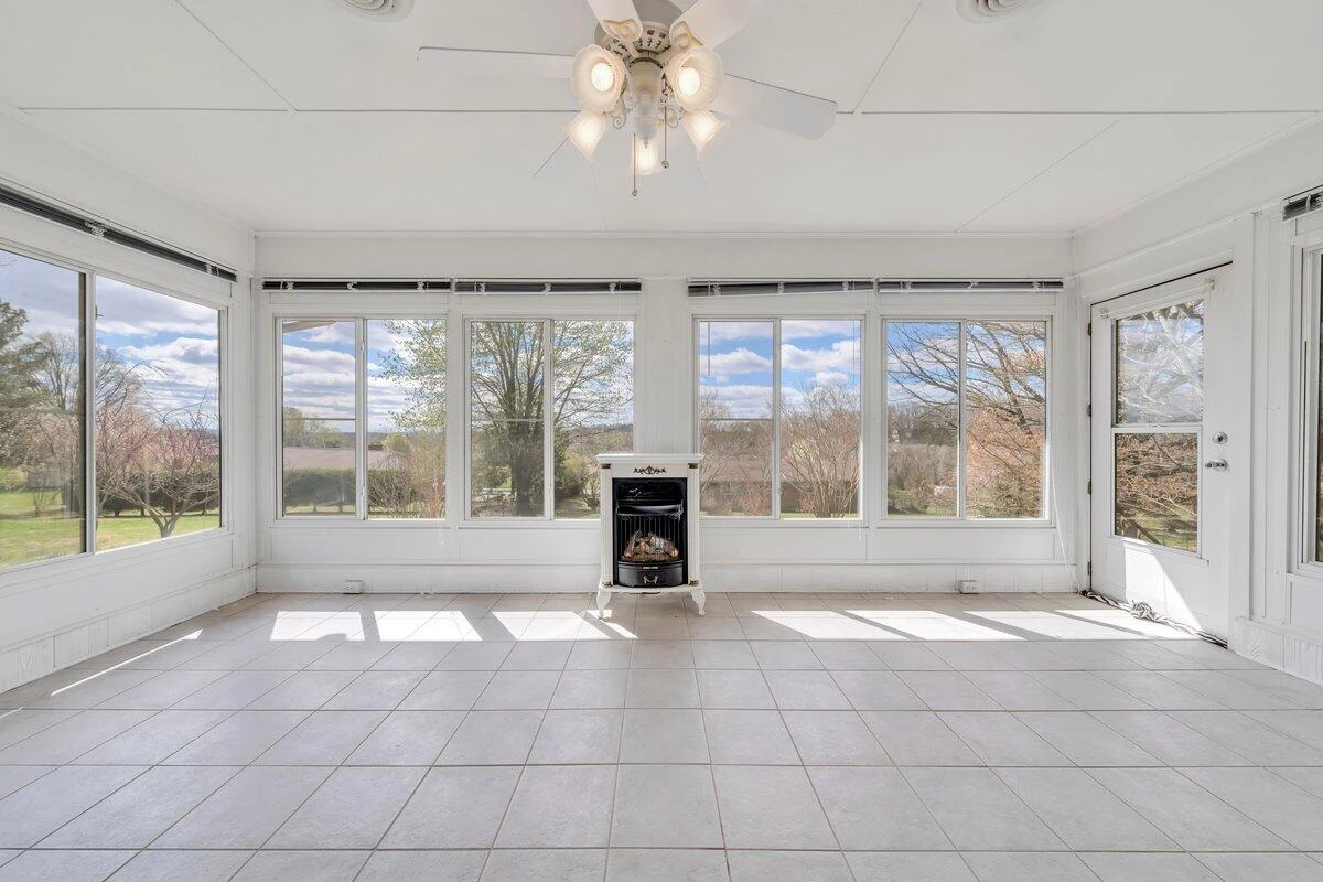 405 Hilltop DR - Photo 7