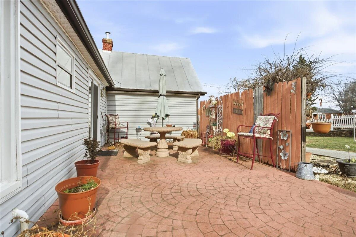 964 Hill AVE - Photo 12