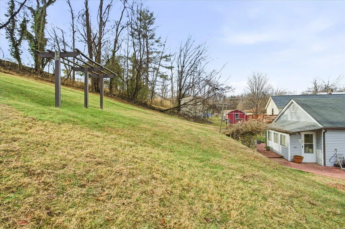 964 Hill AVE - Photo 26