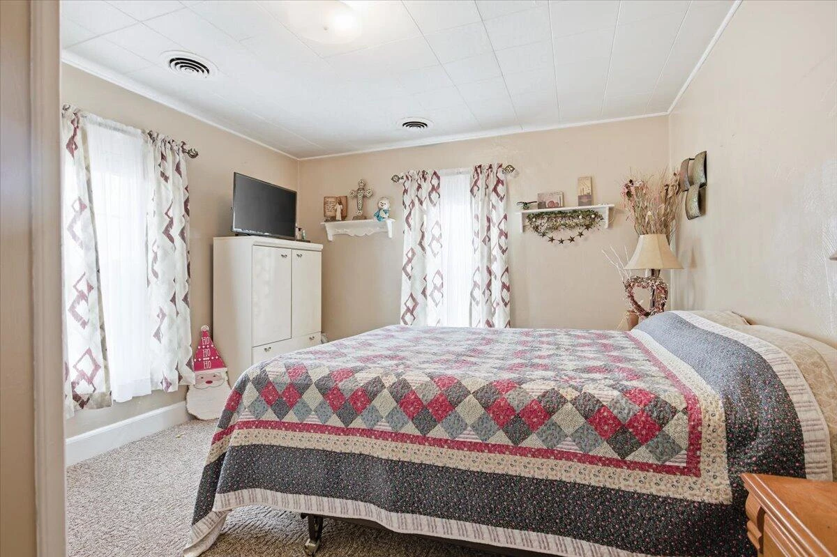 964 Hill AVE - Photo 8