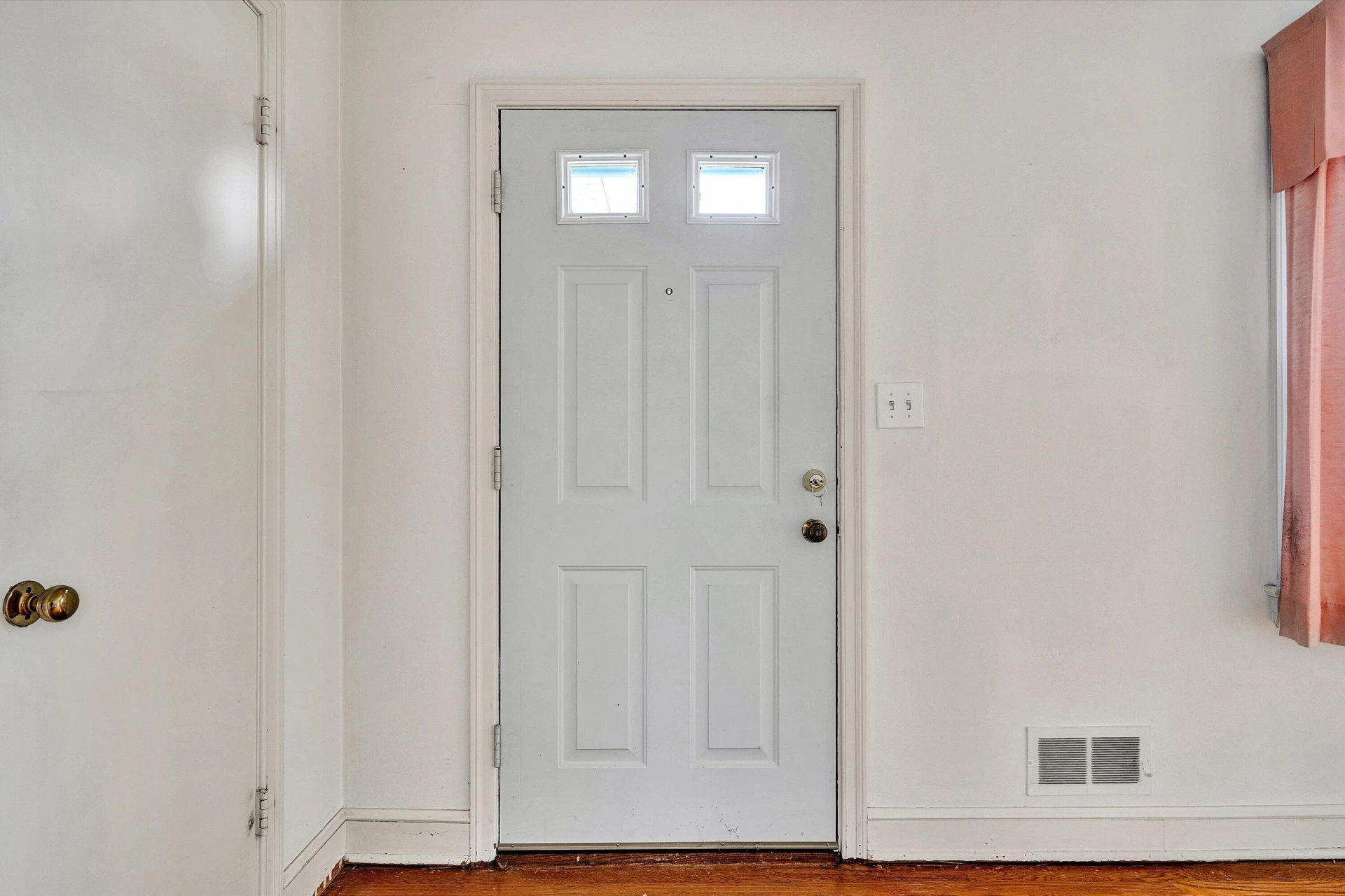 3038 Dover DR SW - Photo 5