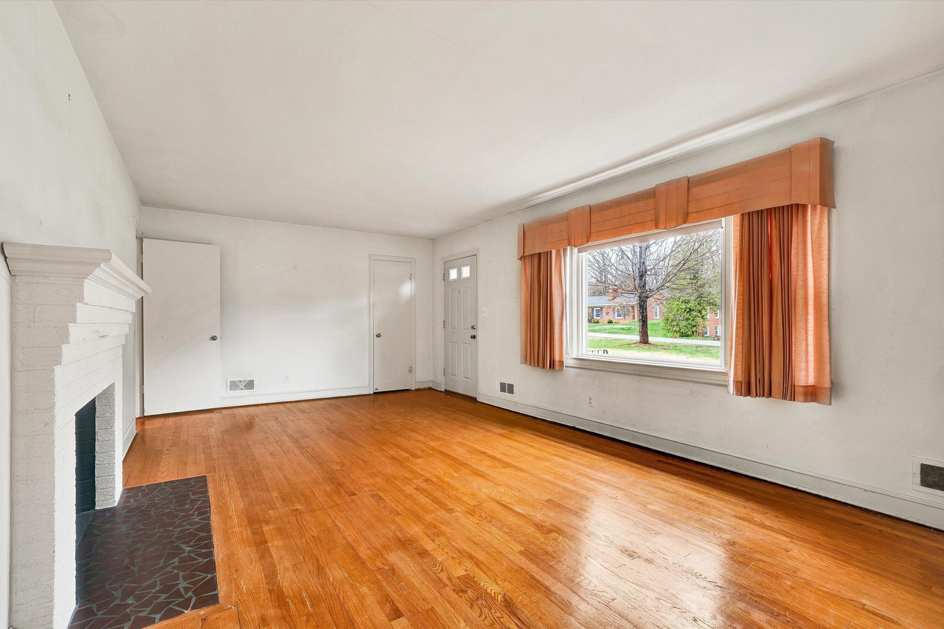 3038 Dover DR SW - Photo 6
