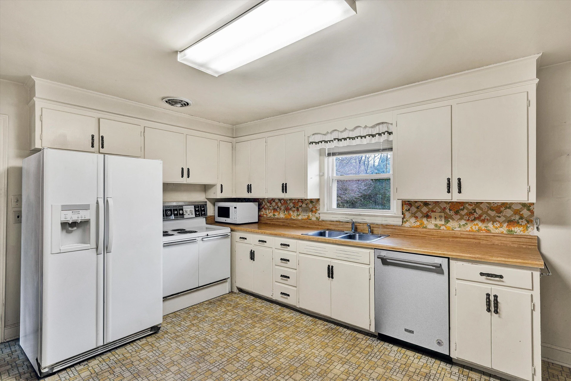 3038 Dover DR SW - Photo 9