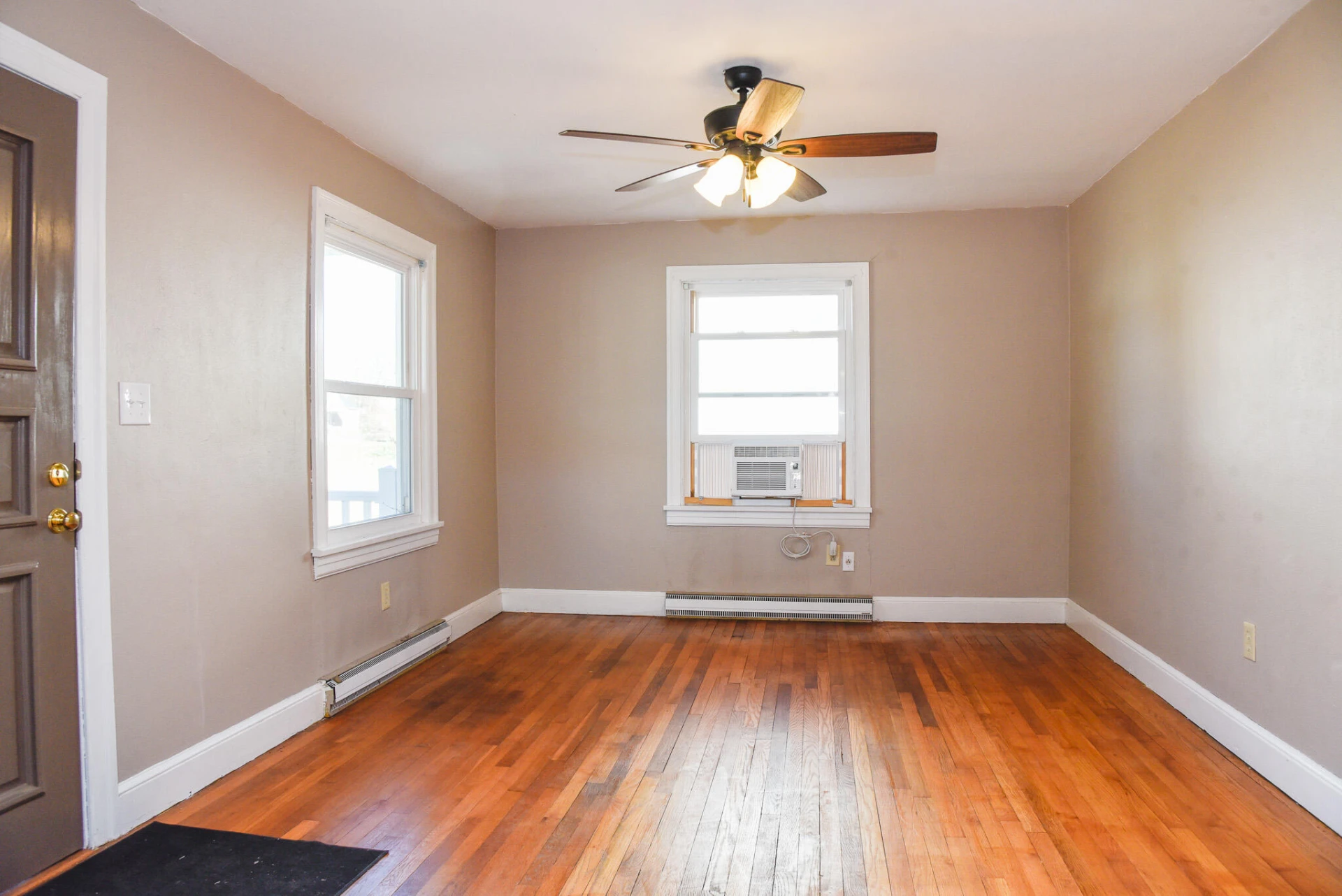 2427 Ravenwood AVE NW - Photo 4