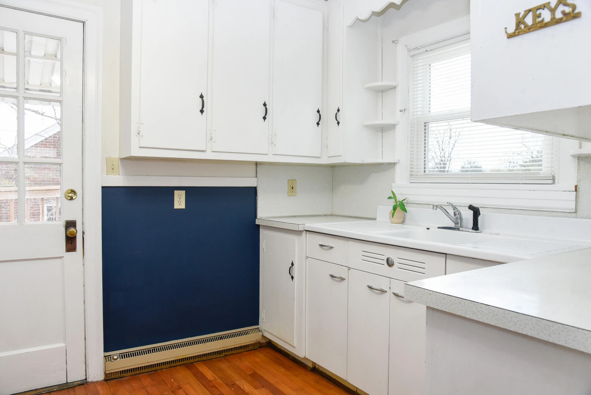 2427 Ravenwood AVE NW - Photo 6