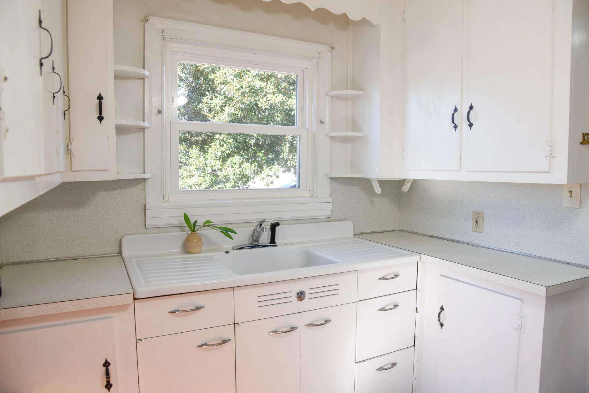 2427 Ravenwood AVE NW - Photo 8