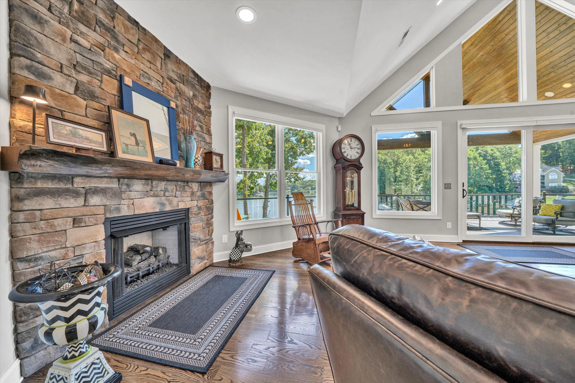152 Windward Pointe DR - Photo 20
