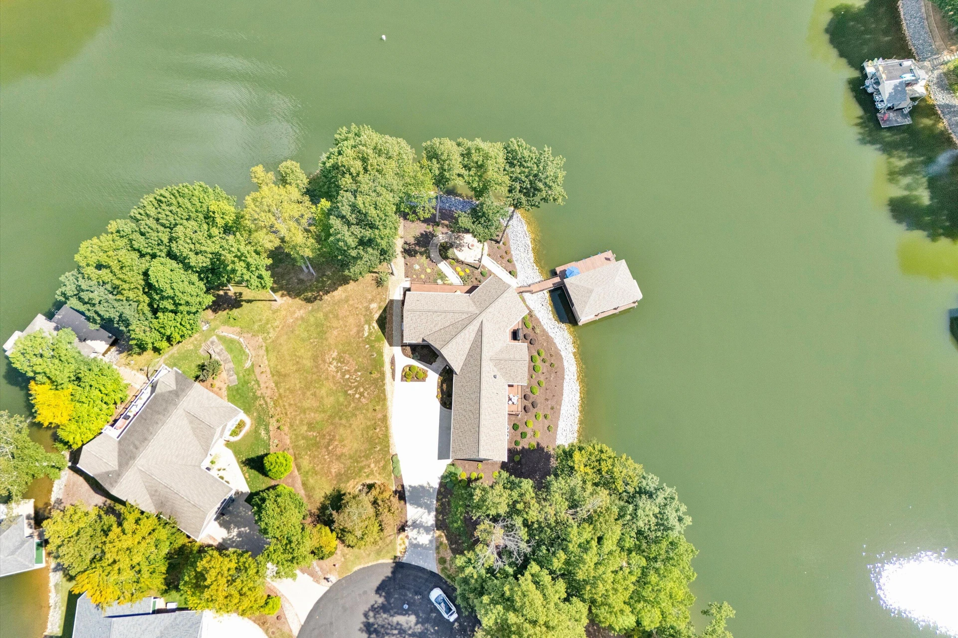 152 Windward Pointe DR - Photo 95