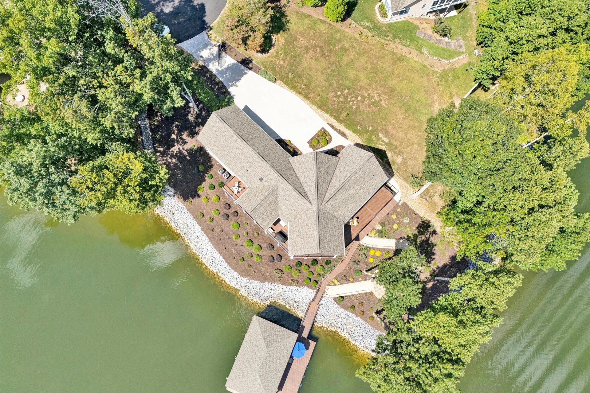 152 Windward Pointe DR - Photo 96