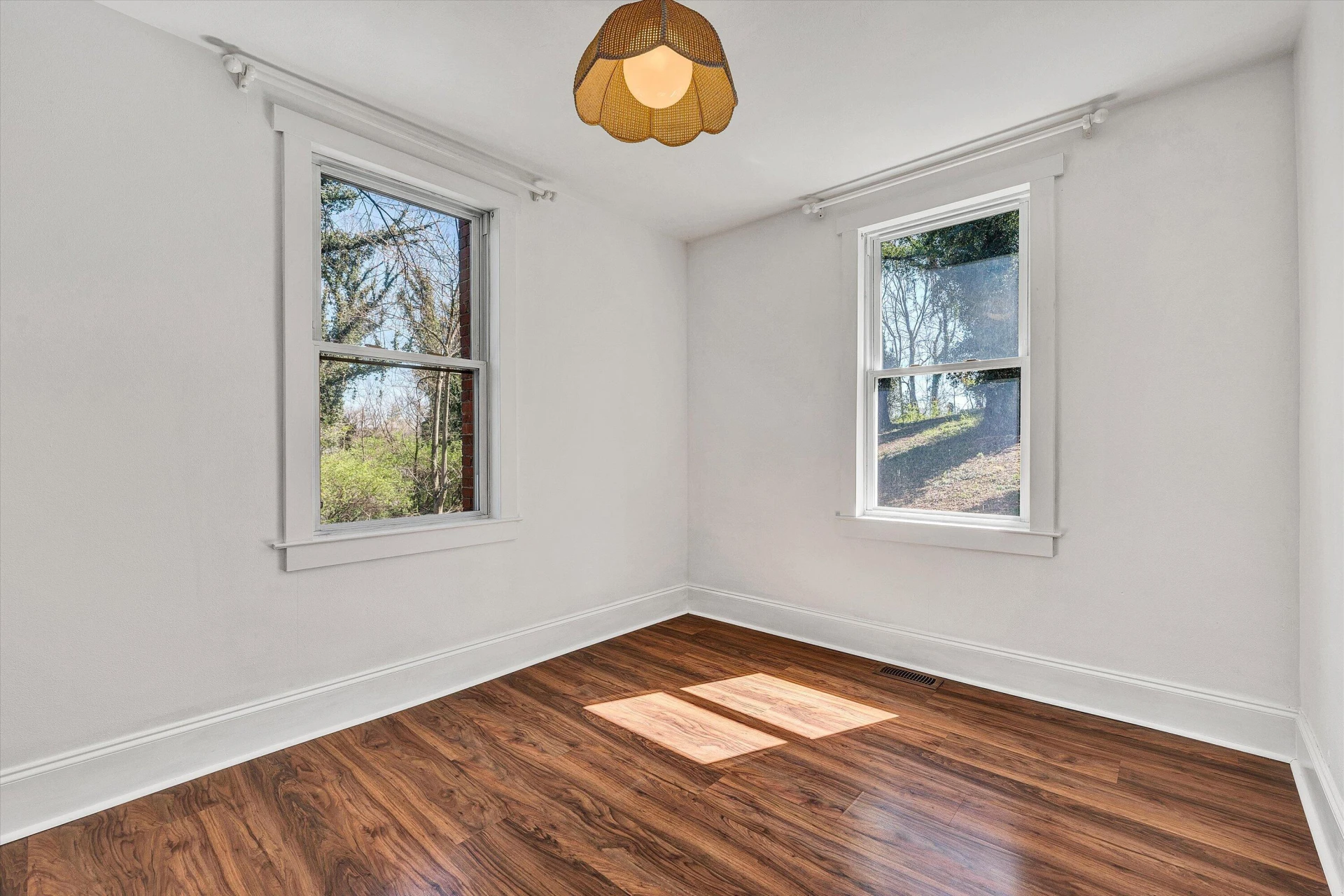 1815 Clinton AVE SE - Photo 12