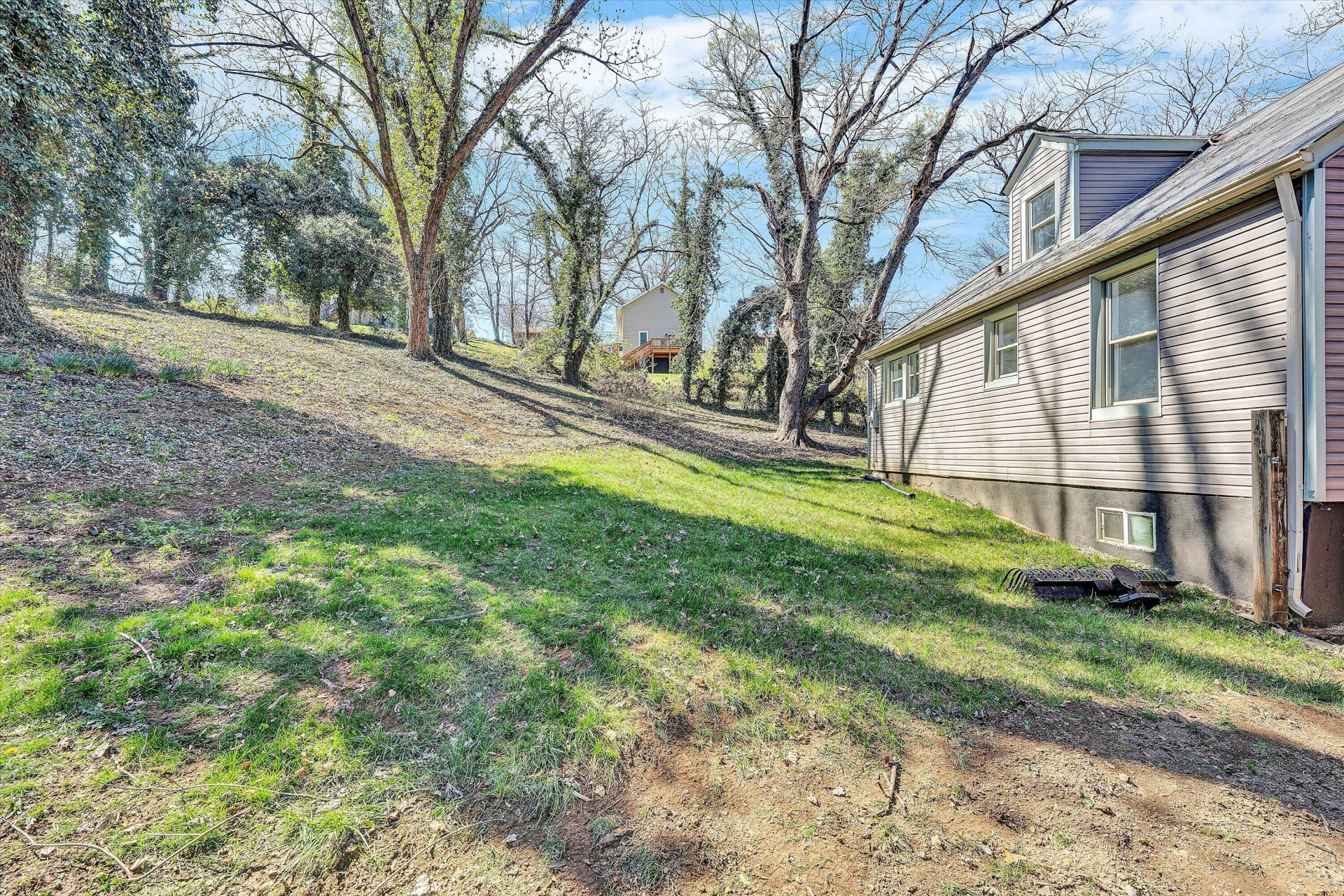 1815 Clinton AVE SE - Photo 19