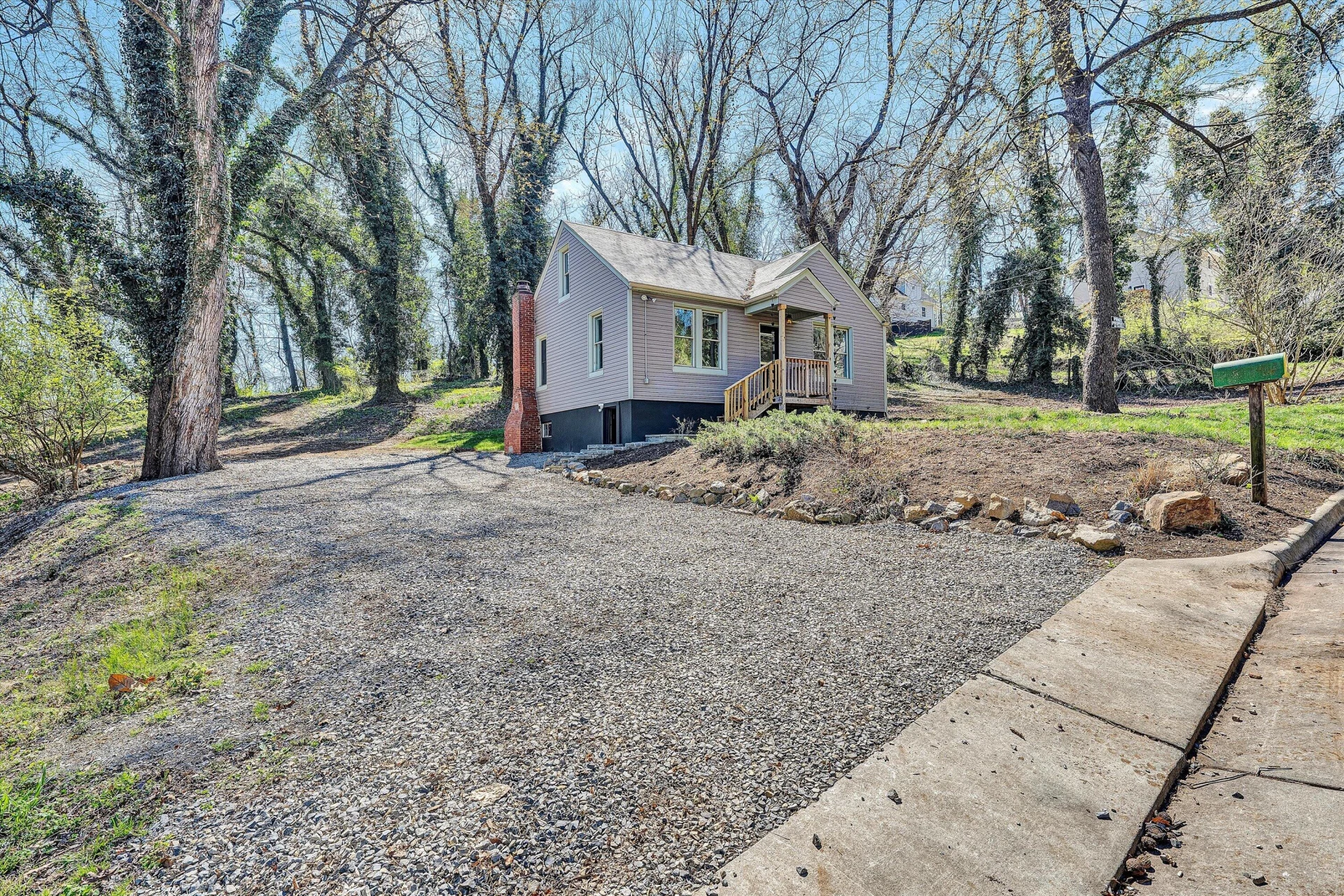 1815 Clinton AVE SE - Photo 20