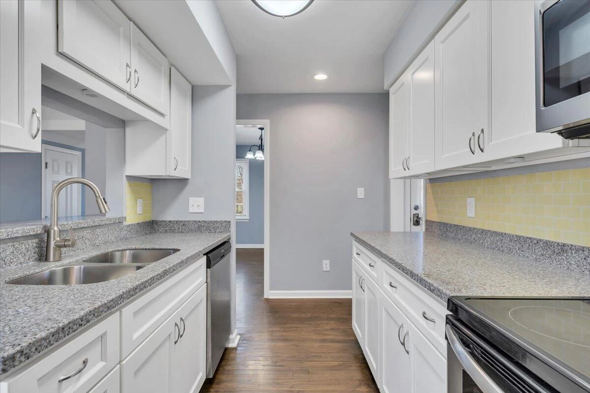 102 Chasewood LN - Photo 11