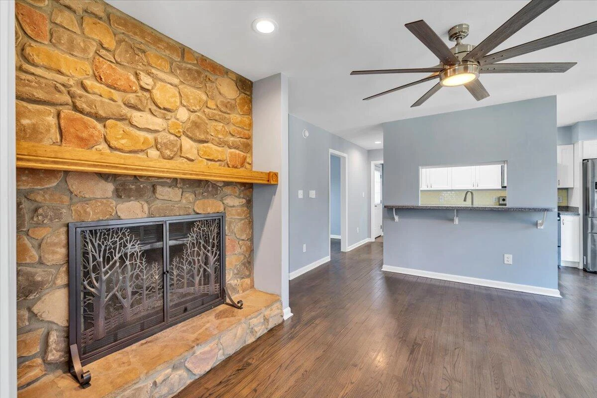 102 Chasewood LN - Photo 21