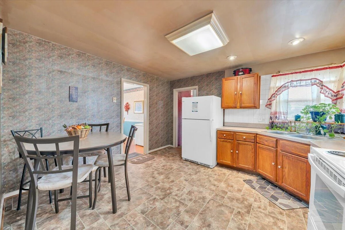 3222 Wentworth AVE NW - Photo 15